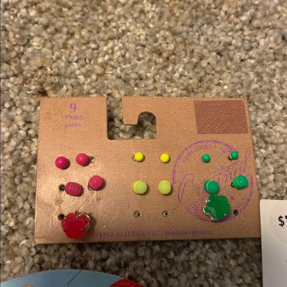 Earring bundle - Picture 4 of 4